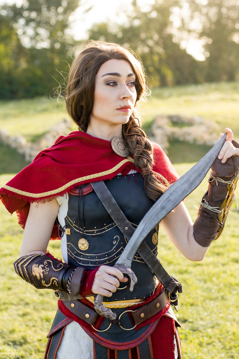 Illustration for article titled Assassin's Creed Odyssey Cosplay Is Looking Sharp